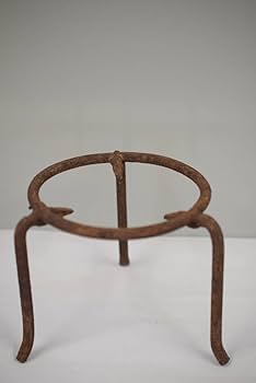 Amazon.co.jp: 古民具火鉢囲炉裏道具三爪三脚五徳鉄箸鍋 303 : ホーム